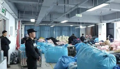 羽绒服还能买吗？业内称全网上千家掺假售假，造假内幕→
