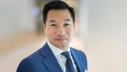 又是个“余茂春”？华裔担任特朗普副顾问，比美国人还仇视中国