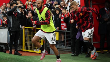 小雷：或许拉爵的言论改变了更衣室 姆伯莫+库尼亚配得上曼联球衣