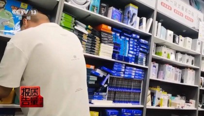 央视最新曝光：部分蓝光手机膜效果等于保鲜膜