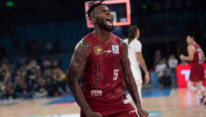 杨瀚森曾凡博缺阵 北京首钢末节发力逆转青岛