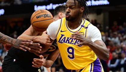 湖人已从发展联盟召回布朗尼等人 后者昨日31分钟得6分