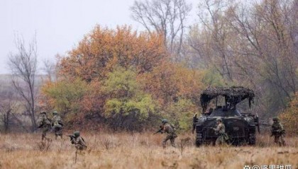 俄军进攻实在太快，乌克兰高官罕见承认，泽连斯基再遭当头一棒！