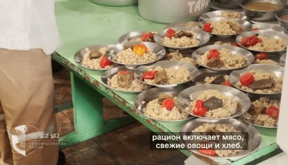 乌军发视频向朝鲜士兵展示战俘待遇：投降吧！我们包吃包住！