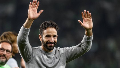 阿莫林上演神级换人让2追4大逆转完美谢幕 周一开启曼联之旅