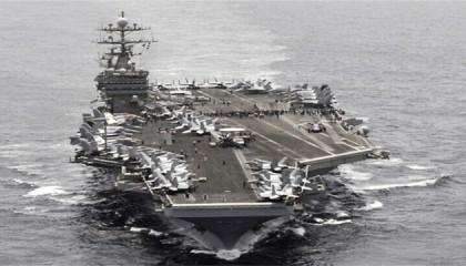 胡塞杀疯了，四次“爆锤”美航母，谁给的底气？