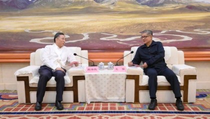 中交集团党委书记、董事长宋海良与拉萨市委副书记、市长王强会谈