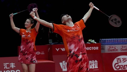 国羽三冠一亚！总决赛-雅思三连冠完美谢幕 石宇奇2-0男单第二冠