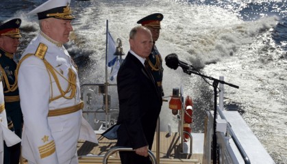 卢甘斯克战场变天，俄军势如破竹，普京定调一统俄乌，措辞很强硬