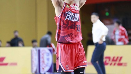 恭喜！郭艾伦成CBA助攻榜本土第一人 砍18+6率队取胜