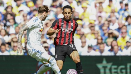 利兹联与奥卡福达成一致，米兰仍在权衡出售决定：转会市场的博弈与未来展望