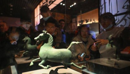 天津博物馆展出近400件（套）秦汉文物