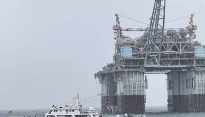 全球首次！“海上巨无霸”在大连安装完成