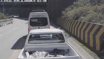 秘鲁突发罕见事故！天降巨石砸中汽车，3名中国人遇难