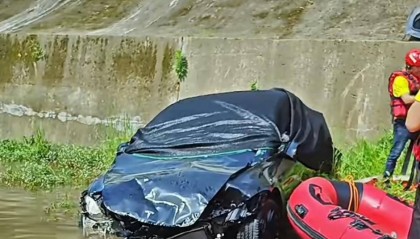 四川达州一辆特斯拉坠河致1人死亡！当地称事故原因正在调查