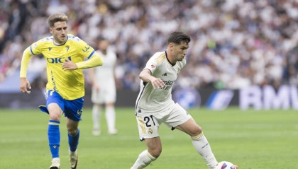 皇马10人作战险胜！阿隆索怒批新星：这个错误不该犯