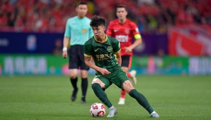 浙江绿城1-2不敌成都蓉城：和强队过招后，期待王钰栋们迈出更成熟的一步