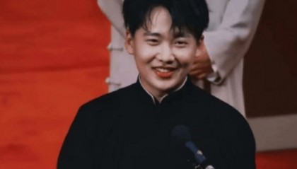 放下孩子与郭德纲离婚,远赴日本的郭麒麟亲妈胡中惠,现在怎么样了