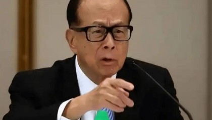 美方主动让步后，李嘉诚终于看清了形势，向官方做出重要保证！