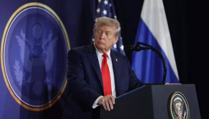 特朗普：泽连斯基若同意放弃克里米亚、不加入北约，可立刻停止冲突