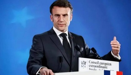 中国逮到一条“大鱼”！法国戴高乐航母刚回港，当着全世界的面，法军上将向中方发出警告