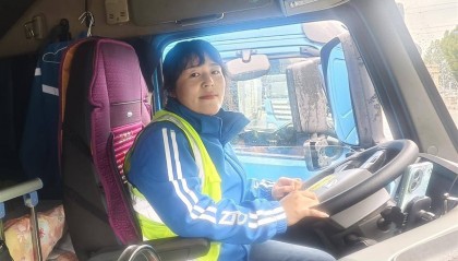 湖北90后姑娘驾驭21米重卡货车，3年多行驶里程相当于绕地球约10圈，始终保持零事故