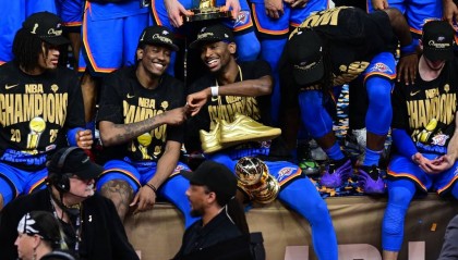 NBA官方东西部排名:雷霆骑士领跑 湖勇未进前四