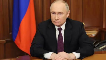 泽连斯基要被抛弃？乌军深陷重围？俄军行动迅猛有力，美国带头“拖延”