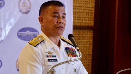 看见中国拖船到场，菲律宾又划新红线，不许中方登上“坐滩”军舰