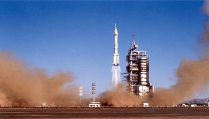 中国卫星“负伤”，学生狂敲2万行代码，极限救援能力让美忌惮