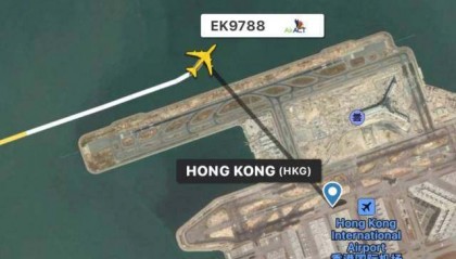 香港国际机场一货机降落后滑出海面，致两人死亡