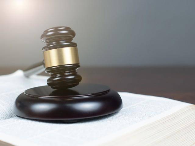 男子醉倒路上先后被12岁男孩和一女子骑车撞致多处受伤 男孩逃逸被判担主责,父母赔34万元