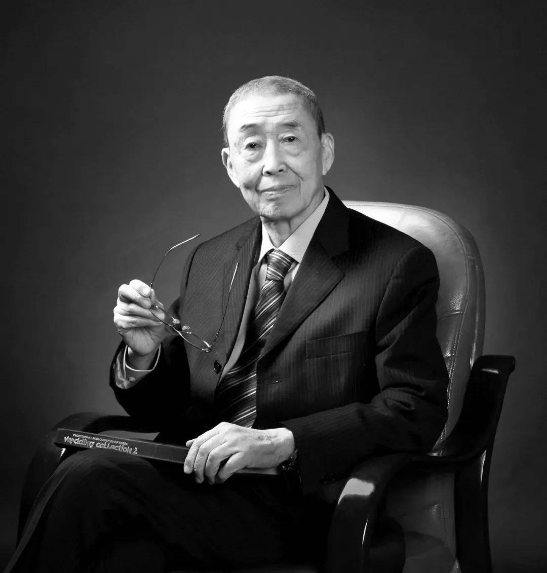 痛别!他于8时22分离世