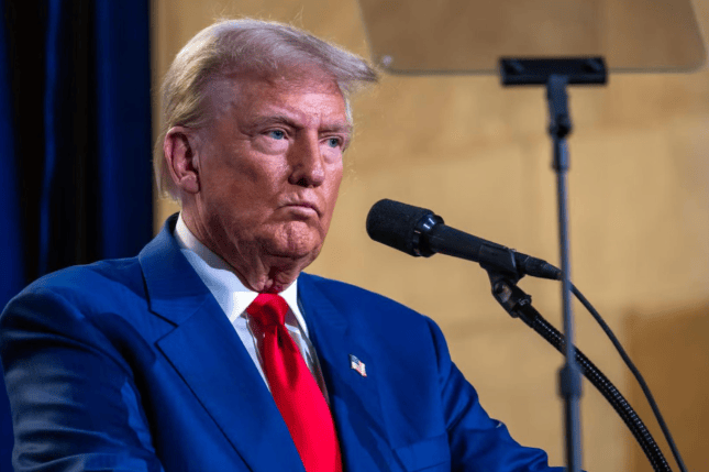 全球抛售美债,中国按兵不动,关键时刻,特朗普最担心的事情发生