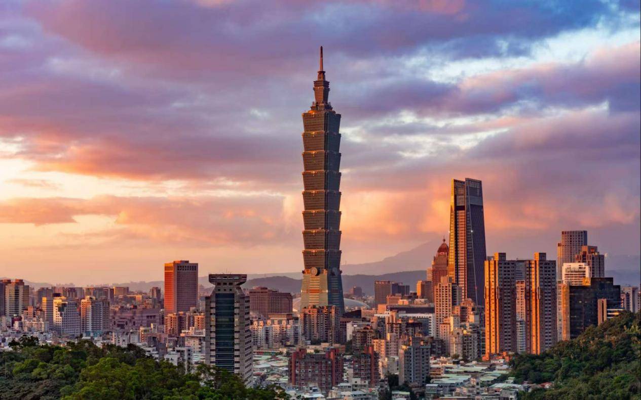 看谁还敢救“台独”!国防部下通牒,统一时间到了?岛内风向大变