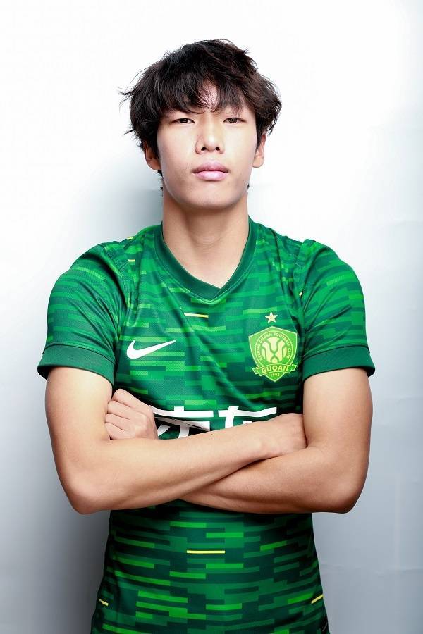 博主:北京国安撤销戴金宇一线队报名,补报中场球员魏家傲