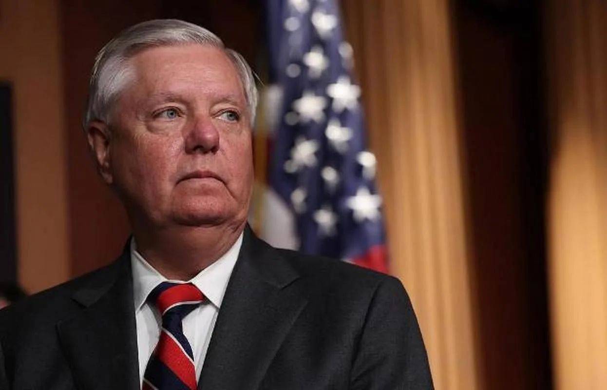 特朗普同意,对中印加税500%!美议员大放厥词,这事跟普京有关?