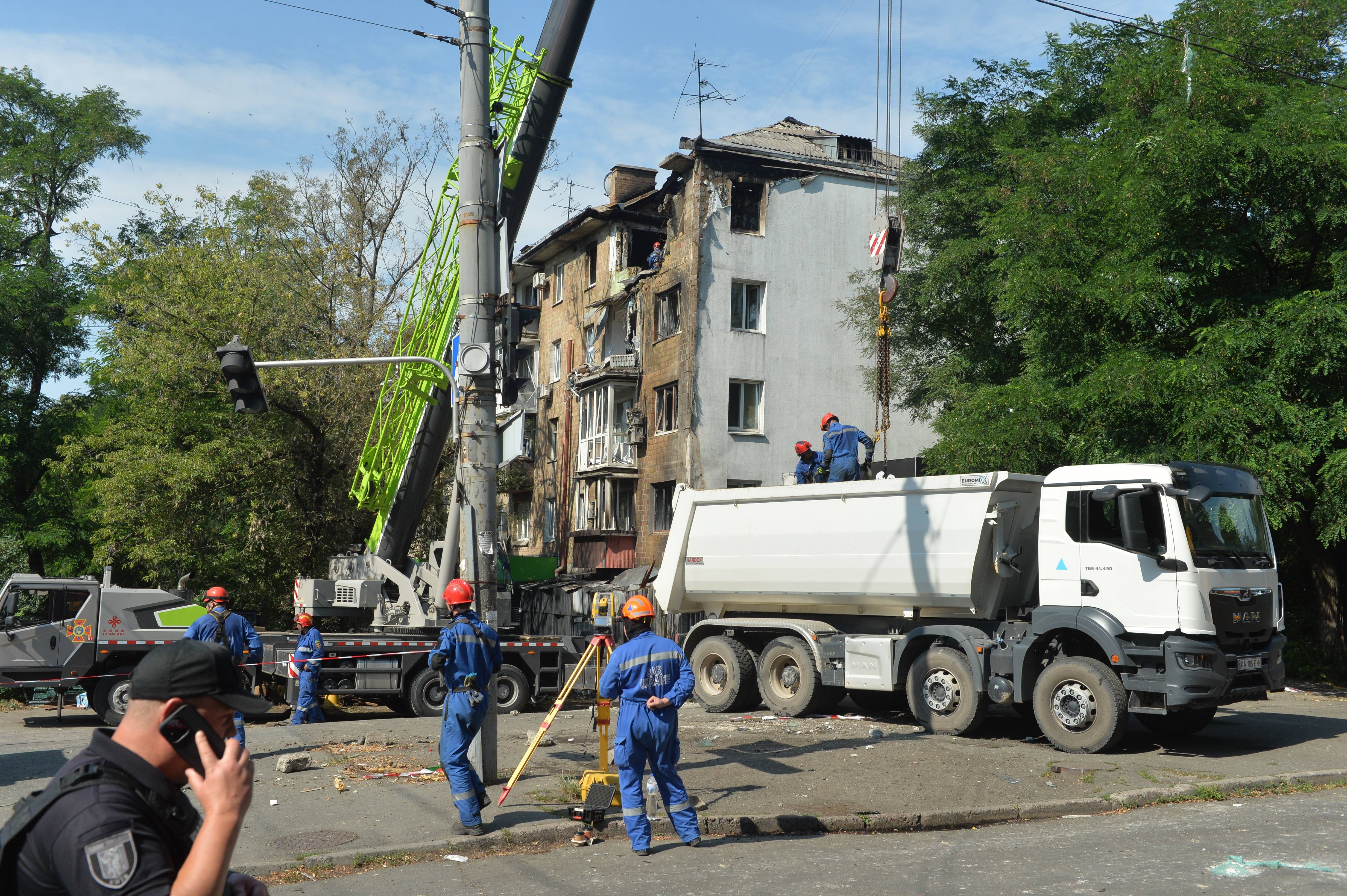 乌克兰首都再遭大规模空袭 泽连斯基呼吁增加对乌军援