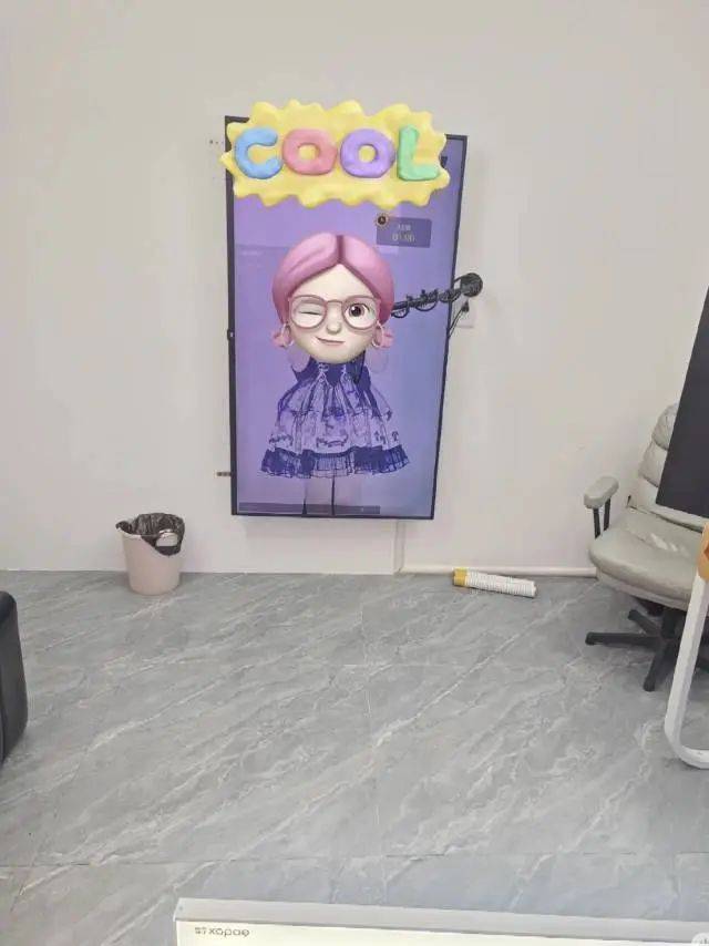 “不推荐大家来干”!一本毕业后,女孩在深圳跳舞赚打赏?有人营业到凌晨