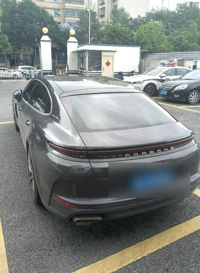 离奇!昆明一辆140万的保时捷在停车场凭空消失
