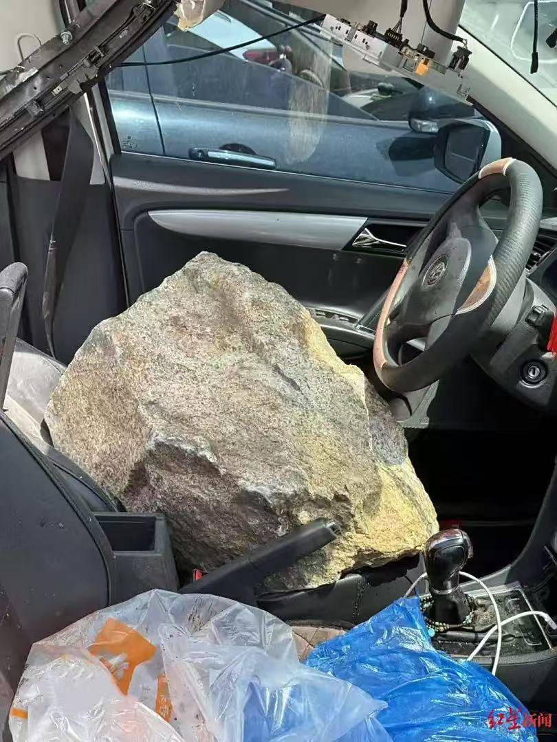 洛阳一家四口自驾遇落石家属索赔超百万遭网暴,律师:能否获赔关键在于这几点