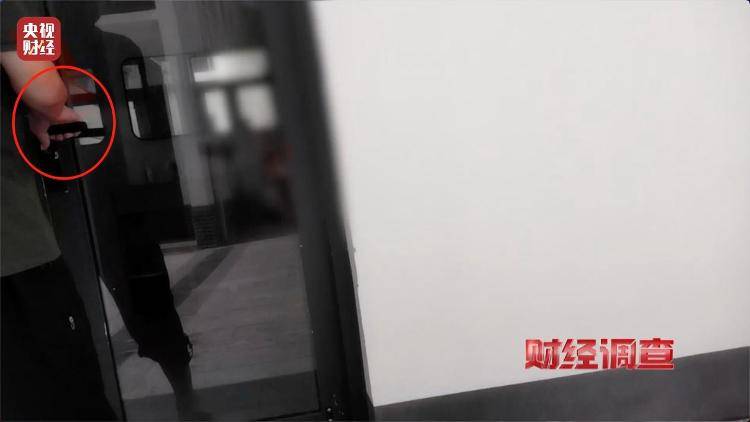 “村民素质低、有活动才开门” 农村新公厕只能看不能用?