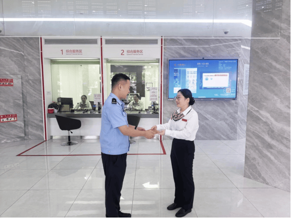 三次“急刹车”止损百万元,常州经开区3人受见义勇为奖励