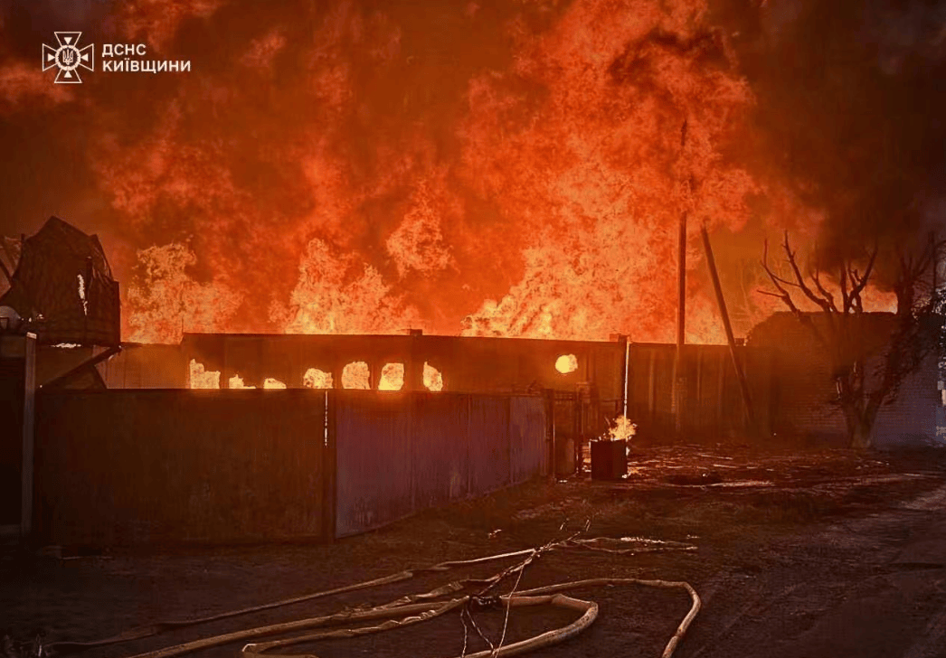 俄军夜袭意外收获,匕首导弹炸死多名英国军官,并摧毁515秘密军火库