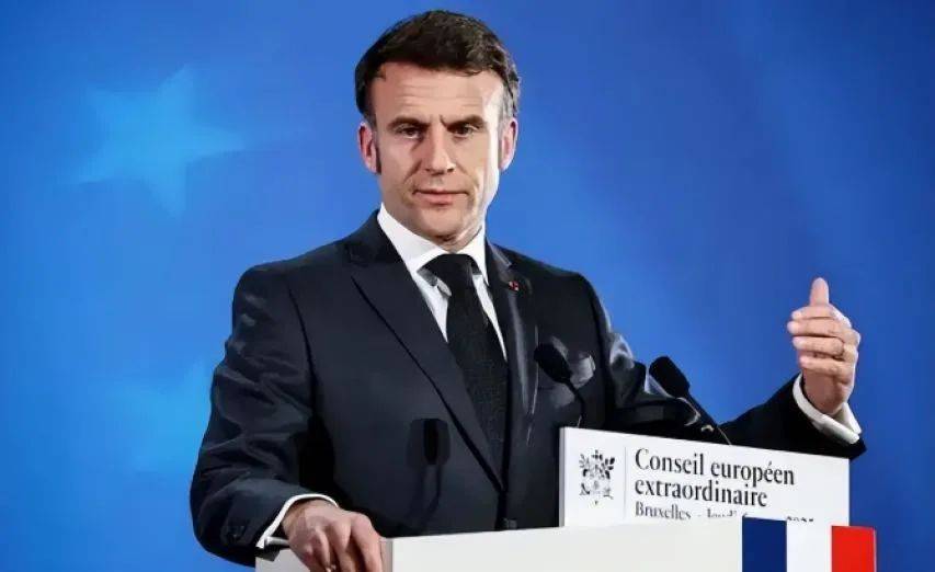 中国逮到一条“大鱼”!法国戴高乐航母刚回港,当着全世界的面,法军上将向中方发出警告