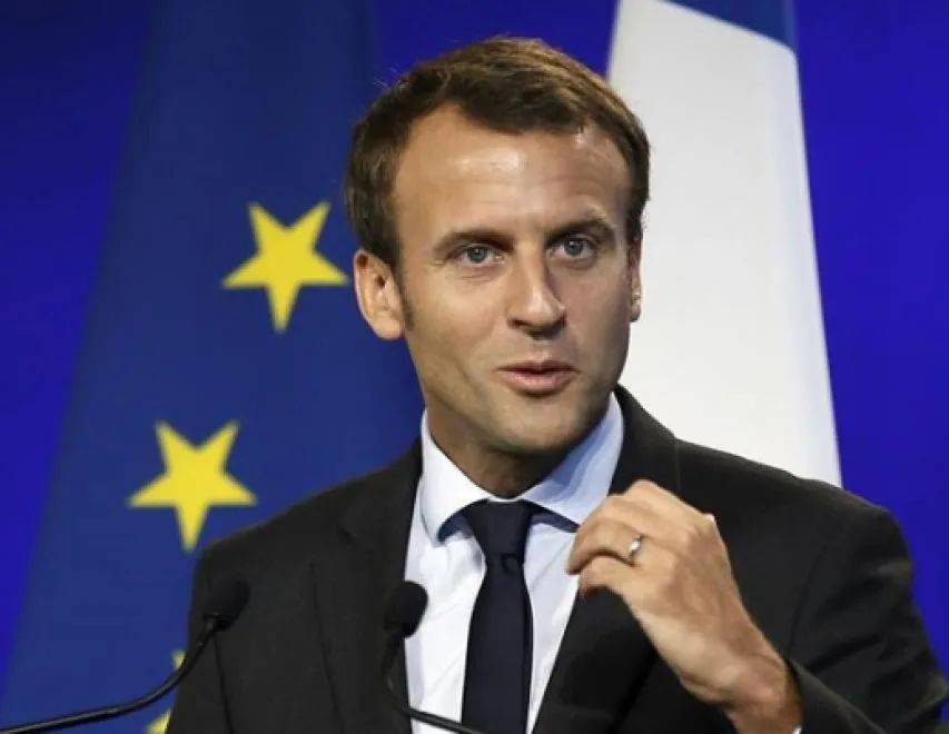 中国逮到一条“大鱼”!法国戴高乐航母刚回港,当着全世界的面,法军上将向中方发出警告