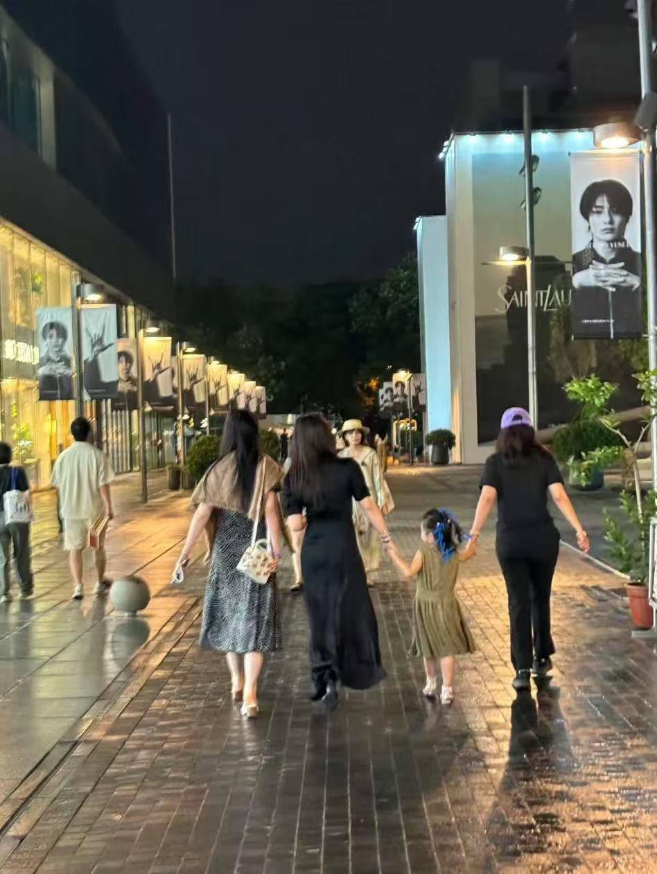 从“白幼瘦”到“气血感”,审美标准终于“健康”了?