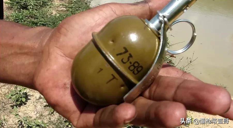 魔幻的乌克兰:除了漂亮的嫩模,还有遍地手榴弹!