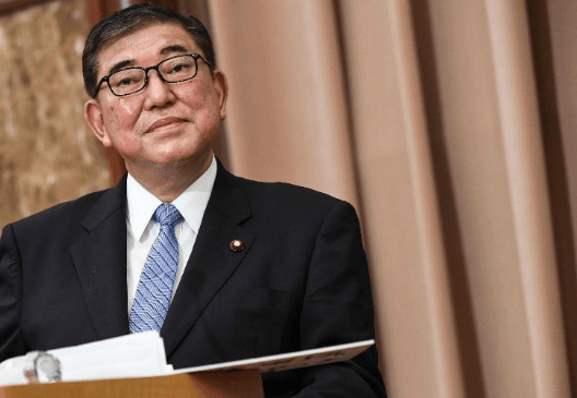 冯德莱恩访华后,捷克总统突然现身日本,叫嚣台湾有事,欧洲也躲不过