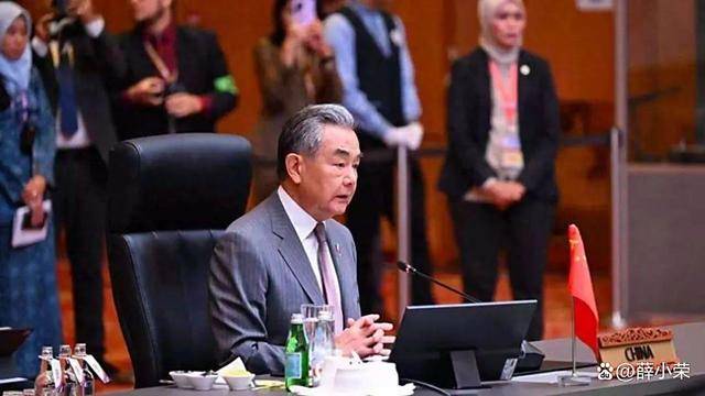 拒绝中方邀请后,韩外长深夜致电北京,王毅三句话点破韩方小心思